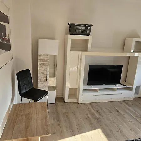Monteurwohnung An Der Raffinerie 5 Min Zu Fuss 公寓 *