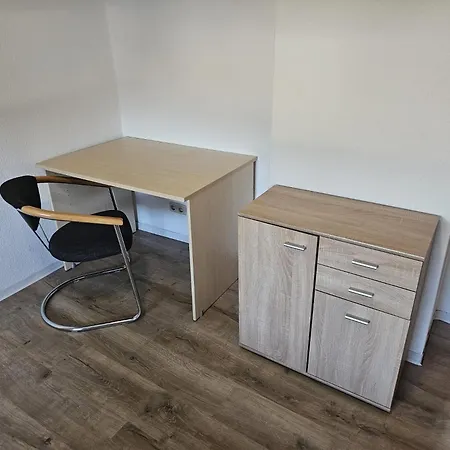 Monteurwohnung An Der Raffinerie 5 Min Zu Fuss 公寓 Leuna